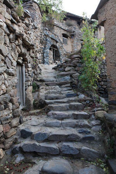 1,200-year-old village with 17 residents - Lifestyle News - SINA English on imgfave #village Foto Scale, Stone Steps, Stone Stairs, Stairs Architecture, Stairway To Heaven, Old Stone, Old Building, Old Buildings, Garden Paths