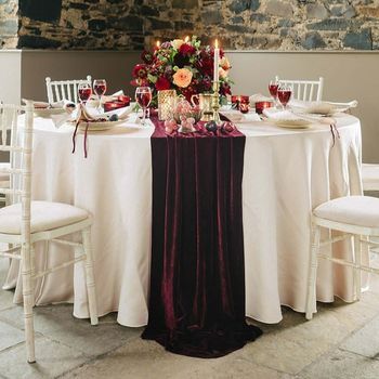 Velvet Table Runner, Velvet Table, Table Runners Wedding, Wedding Table Decorations, Burgundy And Gold, Burgundy Wedding, Linen Table Runner, Wedding Reception Decorations, Red Wedding