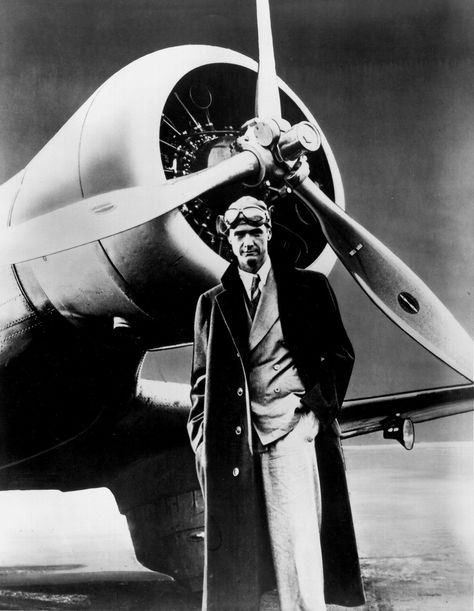 Howard Hughes Penn Station, Walker Evans, Howard Hughes, The Aviator, Science Photos, Vintage Airplanes, Aviation History, Vintage Aircraft, A4 Poster