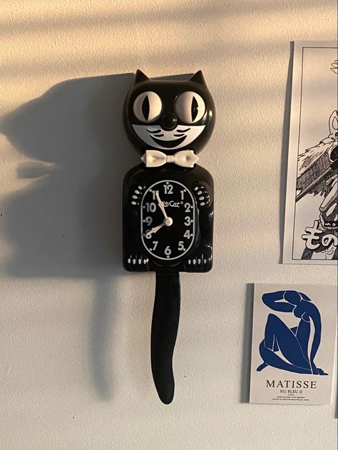 Kit Cat Clock Decor, Cool Weird Room Decor, Retro Cat Clock, Wierd House Decor, Black Cat Clock, Novelty House Decor, Surrealism Room Decor, Cat Clock Aesthetic, Novelty Room Decor