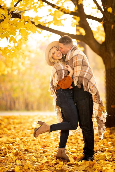 #fall #engagement #engagementshoot #fallengagement #engagementpictures #engagementpictureideas Fall Bridge Pictures, Summer/fall Engagement Pictures, Fall Photoshoot Ideas For Family, Best Fall Photoshoot Ideas, Fall Sessions Photography, Fall Family Posing Ideas, Fall Photoshoot Poses Family Portraits, Diy Fall Pictures Family, Creative Fall Engagement Photos