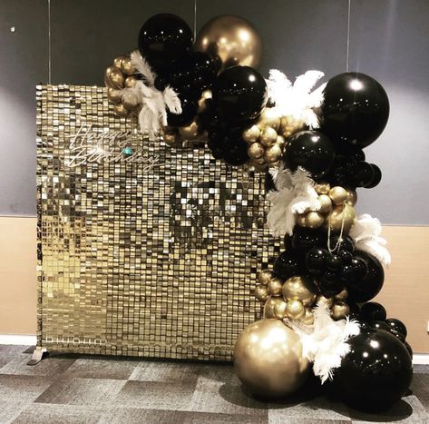 Great Gatsby Theme, Black And Gold Balloons, Gatsby Theme, Gold Balloons, Great Gatsby, Gatsby, Black And Gold, Feathers, Photo Wall