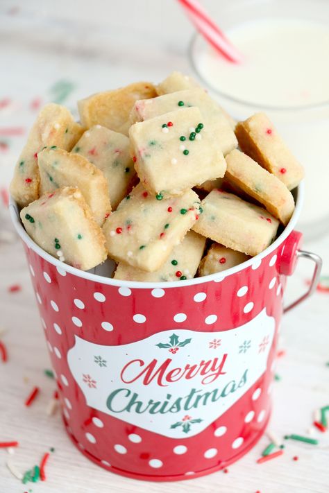 Christmas Shortbread Cookie Bites, Shortbread Cookie Bites, Christmas Bites, Shortbread Christmas, Shortbread Bites, Brownie Vegan, Cookie Ingredients, Shortbread Cookies Christmas, Xmas Baking