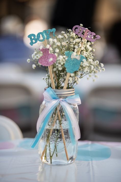 Centerpieces Gender Reveal Table Decorations, Gender Reveal Ideas For Party Centerpieces, Mason Jar Gender Reveal Centerpieces, Gender Reveal Ideas For Centerpieces, Gender Reveal Diy Centerpieces, Centerpiece For Gender Reveal Party, Gender Reveal Floral Centerpieces, Gender Reveal Centerpieces Ideas, Gender Reveal Ideas For Table Decoration