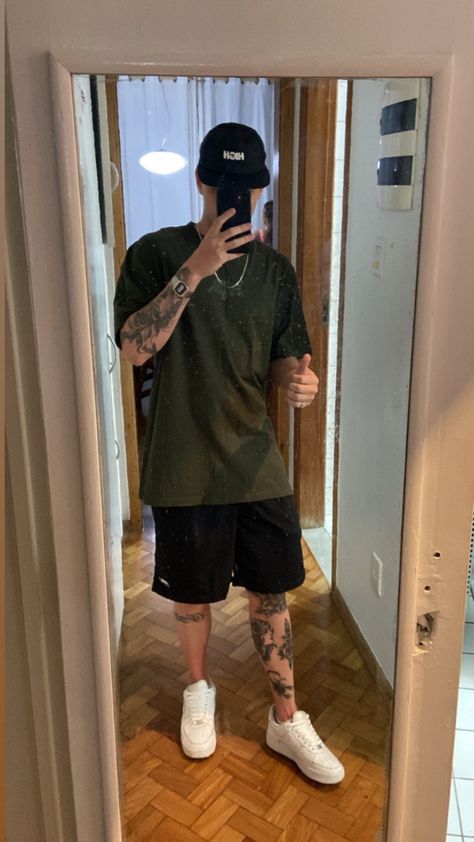 High Boy Estilo, Casual Summer Outfits Men, Mens Beach Outfits, Minimalist Clothing Brands, Cargo Pants Outfit, Oversized Streetwear, Guys Clothing Styles, Cool Outfits For Men, Men Fashion Casual Outfits