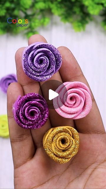 Glitter Paper Flowers Craft, Glitter Paper Ideas, Foam Rose Bouquet, Small Flowers Craft, Bouquet Making Diy, Flower Making Ideas Paper, Home Made Flowers Crafts, Crafts With Glitter Paper, Diy Mini Roses