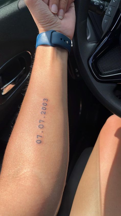 Cursive Birthday Tattoo, Tattoo Of Date Of Birth, Sibling Birthday Tattoo, Date On Wrist Tattoo, Wedding Date Tattoo Men, Special Dates Tattoo Ideas, Date Tattoos On Arm, Dream Tattoos Men, Cute Birthday Tattoos