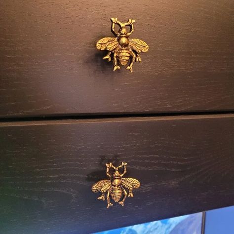 Bee Room Decor, Bee Bedroom, Decorating Above Kitchen Cabinets Ideas, Bee Things, Utility Kitchen, Bee Room, Bee Nursery, Decorating Above Kitchen Cabinets, Above Kitchen Cabinets