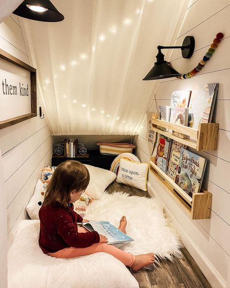 Diy Kids Playroom, Under Stairs Playhouse, Under Stairs Playroom, Closet Nook, Under Stairs Nook, Kids Nook, Room Under Stairs, Stair Nook, تحت الدرج