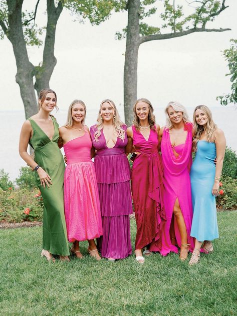 Colorful Wedding Outfit Guest, Colorful Wedding Guest Outfits, Wedding Guest Outfit Spring, Spring Wedding Guest, Wedding Guest Outfit Summer, Spring Wedding Guest Dress, Summer Wedding Guests, Dress Code Wedding, Floral Gown