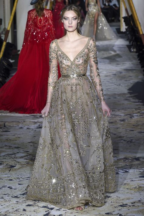 Zuhair Murad Spring 2018 Couture Fashion Show Collection Fashion Show Inspiration, Zuhair Murad 2018, Haute Couture Style, Zuhair Murad Haute Couture, Women's Runway Fashion, Collection Couture, Fashion Gowns, Spring Couture, Elegant Lady