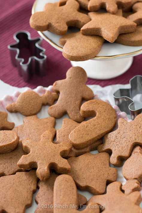 Best Gingerbread Cookies, Cookies Chewy, Chewy Gingerbread Cookies, Gingerbread Cookies Decorated, Soft Gingerbread Cookies, Cookies Gingerbread, Ginger Bread Cookies Recipe, Stay Soft, Pinch Me