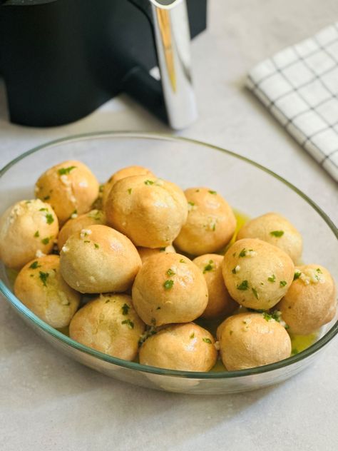 Air Fryer Garlic Dough Balls Air Fryer Pizza Dough Balls, Garlic Dough Balls, Garlic Balls, Ninja Food Processor, Soup Maker Recipes, Air Fryer Garlic, Soup Maker, Soup Recipes Slow Cooker, Fried Dough