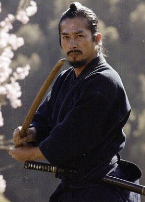 hiroyuki sanada | Hiroyuki Sanada as Ujio (Last Samurai) Guerriero Samurai, Last Samurai, Ronin Samurai, Hiroyuki Sanada, The Last Samurai, Pencak Silat, Tom Welling, Japanese Warrior, 남자 몸