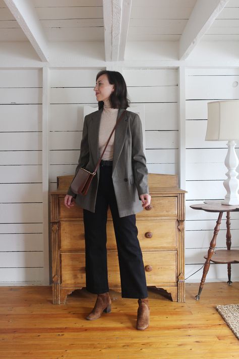 Winter Office Outfits Women, Smart Casual Winter, Casual Fashion Outfits, Therapist Outfit, Fashion Outfits Spring, Winter Office Outfit, Winter Business Outfits, Business Casual Outfits Winter, Fashion Outfits Winter