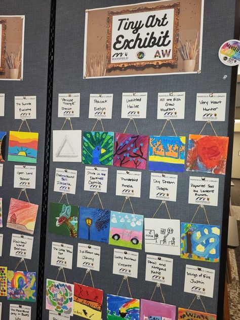 Tiny Art Exhibition, Student Artwork Display, Art Gallery Classroom Display, Art Gallery Classroom, Art Showcase Ideas, School Art Gallery Display Ideas, Art Board Display Classroom Ideas, Art Display Ideas Exhibitions Galleries, Student Art Gallery