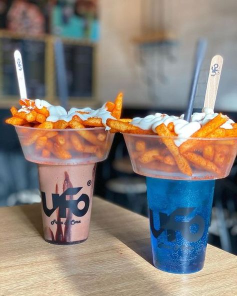 Fries And Drinks In One Cup, Business Food Ideas, Food Truck Aesthetic, Latest Food Trends, Street Food Ideas, Fries Packaging, Street Food Design, Food Business Ideas, Street Coffee