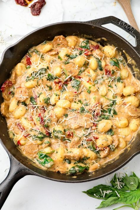 Tuscan Gnocchi, Roasted Italian Sausage, Vegan Gnocchi, Sausage Spinach, Art Analysis, Homemade Gnocchi, Scrumptious Food, Vegan Italian, Vegan Sausage