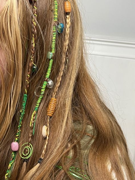 @howdyjulz on instagram Hairwraps Hairstyles, Hair Wraps Thread Ideas, Hair Wrap Designs, Pride Hairstyles, Threaded Hair, Hair Wrap Ideas, Beads In Hair, Hair Wraps Thread, Hair Tassels