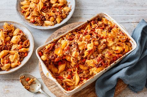 Bolognese pasta bake recipe Beef Pasta Bake, Bolognese Pasta Bake, Bake Pasta, Bolognese Pasta, Pasta Bake Recipe, Brand Food, Gluten Free Spaghetti, Easy Pasta Dinner, Homemade Ravioli