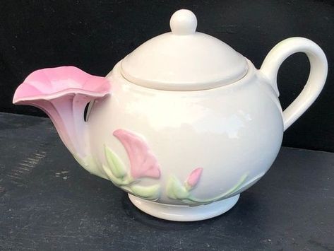 (1) Twitter Teapot Decorations, Jjk Oc, Pink Teapot, Teapots Unique, Tanah Liat, Pottery Teapots, Teapots And Cups, Ceramics Pottery Art, Porcelain Teapot