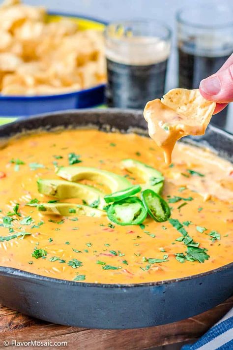 Best Velveeta Skillet Queso - Flavor Mosaic Beer Queso Dip, Skillet Queso Recipe, Beer Queso, Skillet Queso, Queso Dip Velveeta, Queso Blanco Recipe, Velveeta Queso, White Cheese Dip, Dips Recipes