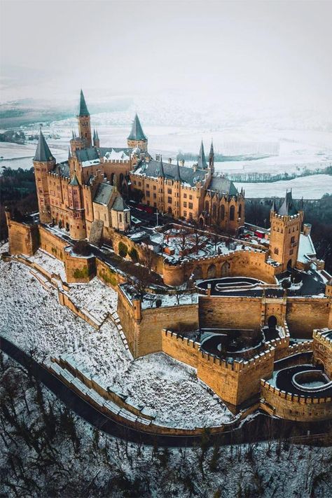 Hohenzollern Castle, Old Castle, Chateau Medieval, Castle Aesthetic, European Castles, Germany Castles, Castle House, Chateau France, Fantasy Castle