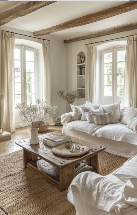 French Cottage Living Room, Salons Cottage, Cottage Style Living Room, Organic Living Room, European Living Room, French Living Rooms, French Country Living, Casa Country, French Country Living Room