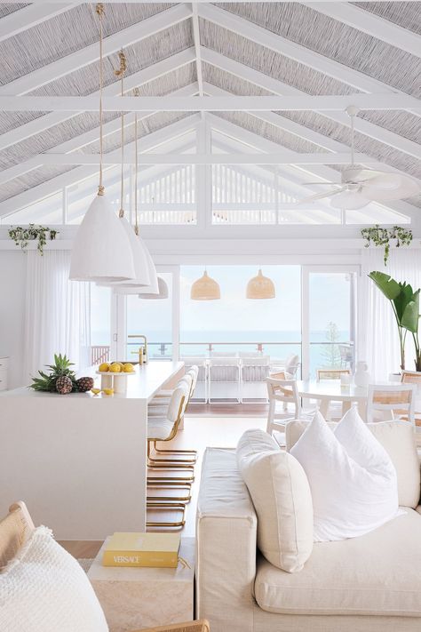 Beach House Living Room, Dream Beach Houses, Casa Country, Coastal Living Rooms, Modern Beach House, Beach House Interior, Beach House Design, Coastal Living Room, Coastal Interiors