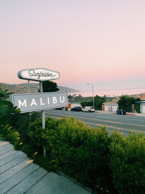 Malibu Summer Aesthetic, California Hotel Aesthetic, Malibu Aesthetic Vintage, Malibu Vibes Aesthetic, California Party Aesthetic, Malibu Astethic, California Girls Aesthetic, La Summer Aesthetic, Malibu Girl Aesthetic