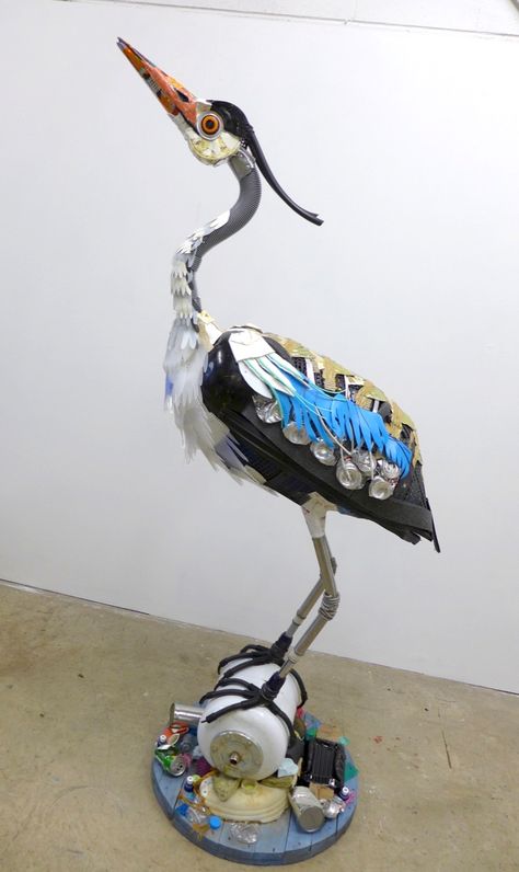 Trash Animal Sculptures, Sculpture Art From Waste, Recycled Sculpture Art, Sculptures Out Of Recycled Materials, Recycled 3d Art, Animals From Waste Material, Sculptures Made From Recycled Materials, Junk Sculpture Recycled Art, Sculpture From Recycled Materials