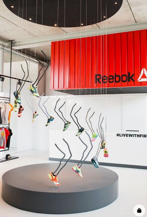 Sports Window Display, Shoes Display Design, Shoe Store Design, Retail Space Design, Visual Merchandising Displays, Window Display Design, Showroom Interior Design, Exhibition Stand Design, Showroom Design