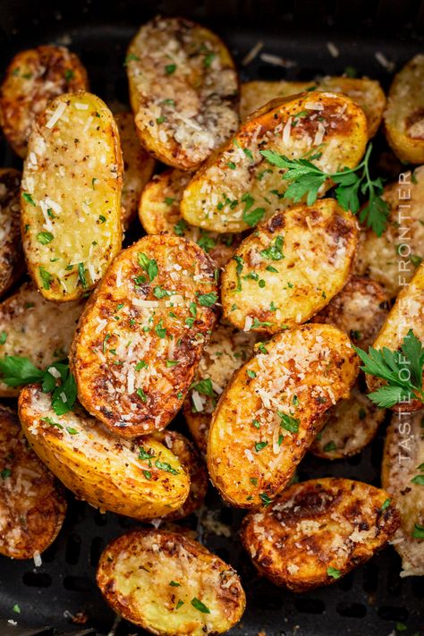 Roasted Potatoes In Air Fryer Recipe, Airfry Roast Potatoes, Balsamic Potatoes, Mineral Balancing, Roasting Potatoes, Potatoes Air Fryer, Monday Dinner, Air Fry Potatoes, Macro Counting