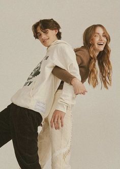 Brother And Sister Photo Ideas Aesthetic, Brother And Sister Reference Poses, Siblings Poses For Pictures, Siblings Photo Poses, 2 Sibling Photo Poses, Poses With Brother And Sister, Teen Sibling Portraits, Brothers Pose Reference, Brothers And Sister Photo Ideas