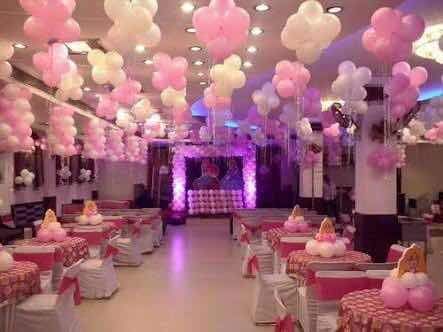 Not pink, but could use balloons to bring the ceiling lower and soften the space Book Birthday Party, 18th Party Ideas, Birthday Party Halls, Luxury Birthday Party, Pink Birthday Decorations, Party Halls, Book Birthday Parties, Luxury Birthday, Party Hall