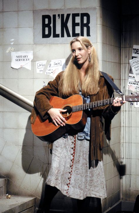 Phoebe Phoebe Buffay Outfits, Friends Phoebe, Ross Geller, Friends Cast, Joey Tribbiani, Friends Moments, Monica Geller, Friends Image, Phoebe Buffay