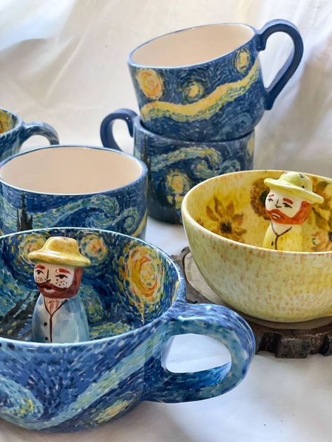 فنسنت فان جوخ, Office Mugs, Office Cupboards, Arte Van Gogh, Pretty Mugs, Clay Diy Projects, Tassen Design, Van Gogh Art, Pottery Crafts