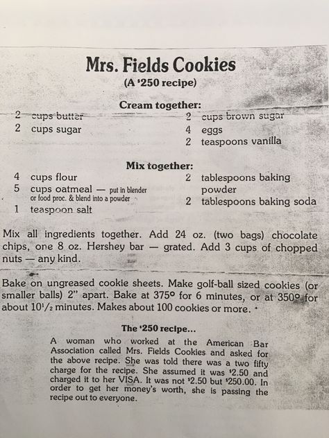 Mrs Fields Cookie Cake, Mrs Fields Cookie Recipe, Mrs Fields Cookies, Mrs Fields, Cooking Cookies, Cookie Recipes Homemade, Heirloom Recipes, Cookie Brownie Bars, Cookie Cake Recipe