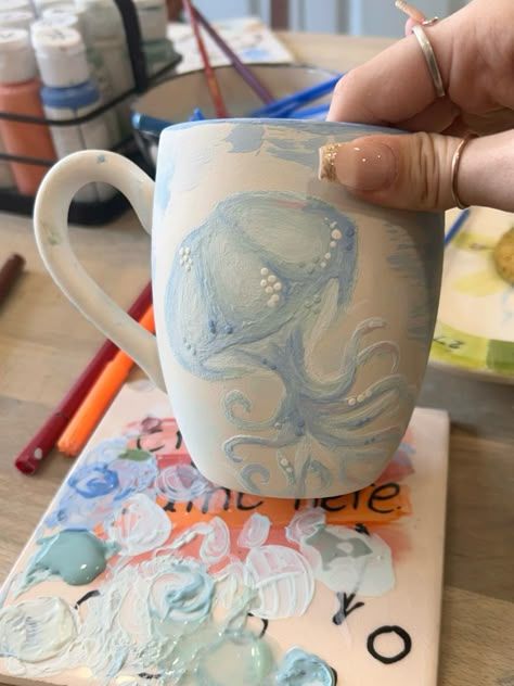 Pottery Painting Cups Design, Painted Cup Ideas, Cup Pottery Ideas, Cat Bowl Pottery Painting, Sea Creature Ceramics, Pottery Painting Inspo Jewelry Dish, Ocean Inspired Pottery, Jellyfish Pottery Painting, Mug Painting Aesthetic