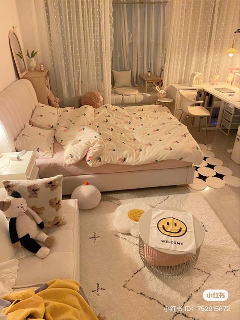 Newjeans Cute, Korean Bedroom Ideas, Cozy Kawaii, Small Room Makeover, Kpop Room, Room Redesign, Small Room Design, Cozy Room Decor, Minimalist Room