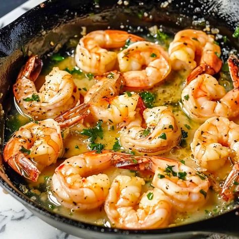 Shrimp And Garlic Butter, Shrimp And Onion Recipes, Chili Garlic Butter Shrimp, Honey Butter Garlic Shrimp, Lemon Butter Prawns, Shrimp Garlic Recipes, Lemon Garlic Prawns, Shrimp And Lemon Recipe, Scallop And Rice Recipes