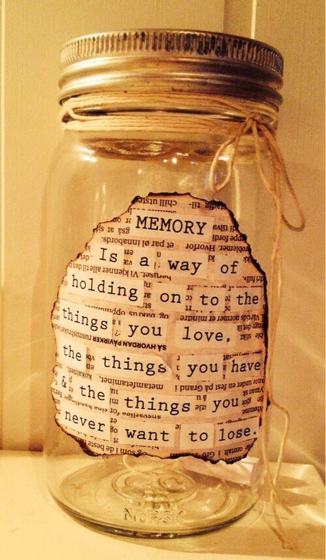 fill a memory jar starting January 1st, open it December 31st and read all the memories from that year 365 Jar, Memory Jars, Memory Jar, Mason Jar Crafts, Memorial Service, Jar Crafts, Diy Birthday Gifts, Memory Box, Diy Birthday