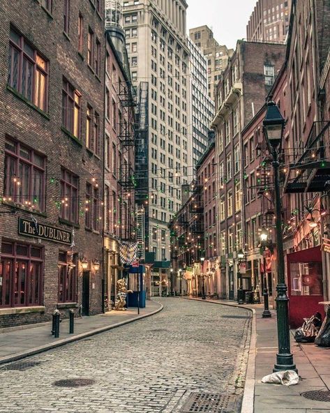 City Photography, Stone Street, Fotografi Kota, Tall Buildings, New York Aesthetic, City Vibe, Financial District, City Street, City Aesthetic