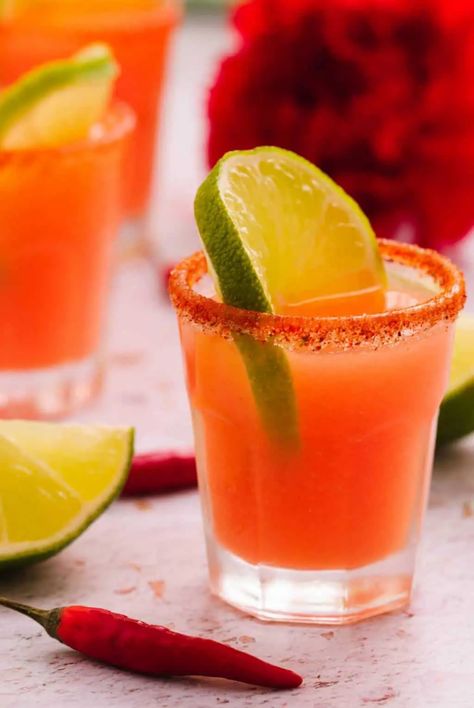 Mexican Candy Alcoholic Drinks, Mexican Shooters, Mexican Candy Shots Recipes, Mexican Candy Alcohol Drink, Mexican Candy Cocktail, Mexican Candy Drink Recipe, Candy Shots Recipe, Mexican Shots Recipes, Summer Shots Alcohol