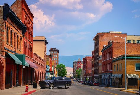 8 Most Laid-Back Small Towns in Montana Flathead Lake, Glacier National, Glacier National Park, Day Hike, Lake Michigan, Great Lakes, Historic Buildings, National Forest, Water Park