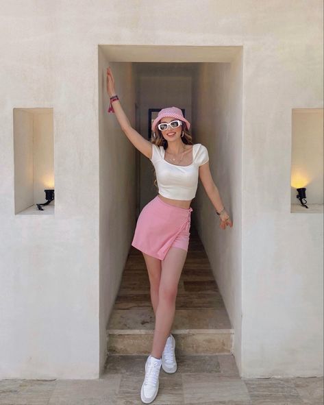 #fashion #lookbook #alllook Pink Cute Tops, Outfits With Pink Skirt, How To Style Pink Skirt, Cute Pink Outfit Ideas, Casual Day Outfits Summer, Outfit Inspo Skirts, Summer Bday Outfit, Summer Looks Aesthetic, Skirt Outfits School