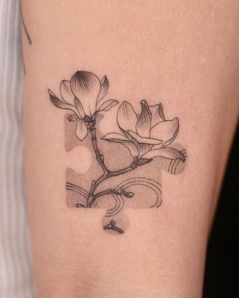 Puzzle flower tattoo Puzzle Piece Flower Tattoo, Puzzle Tattoo Design, Puzzle Piece Tattoo Design, Puzzle Pieces Tattoo, Art Puzzle Pieces, Jigsaw Puzzle Tattoo, Puzzle Tattoo, Grandparents Tattoo, Tattoo Designs With Meaning