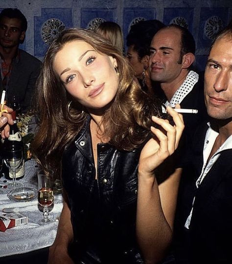 Carla Bruni Style, Models 90s, 90s Model, 90s Supermodels, Carla Bruni, 90s Models, Model Aesthetic, I'm With The Band, Model Face