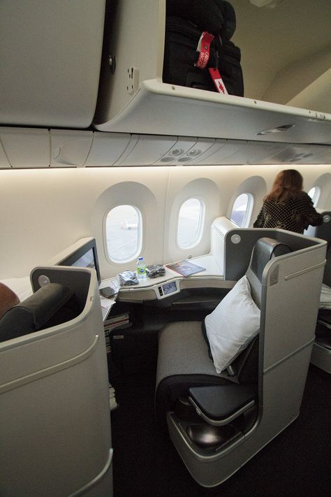 Air Canada Business Class Review: Signature Class Luxuries Await Business Trip Aesthetic, Business Class Flight Aesthetic, Classes Aesthetic, Flying Business, Business Class Travel, Traveling For Work, Business Class Lounge, Travel For Work, Travel Hacks Airplane