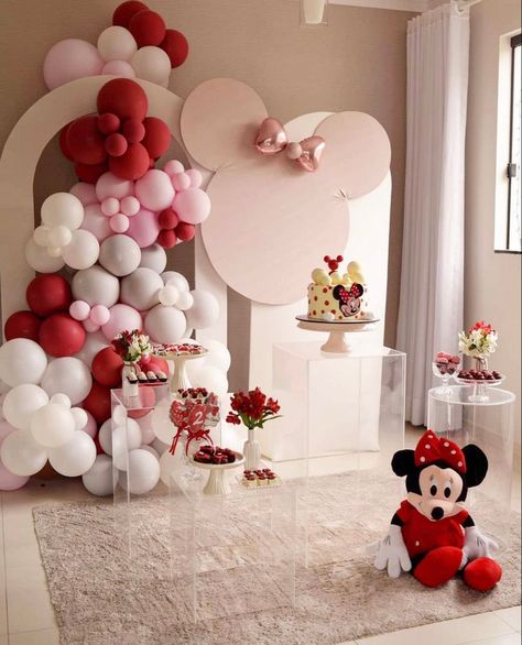 Kue Mickey Mouse, Torturi Baby Shower, Vom Avea Un Copil, Γενέθλια Mickey Mouse, Minnie Mouse Birthday Party Decorations, Twodles Birthday, Minnie Mouse Birthday Decorations, Minnie Mouse Birthday Cakes, 1st Birthday Girl Decorations